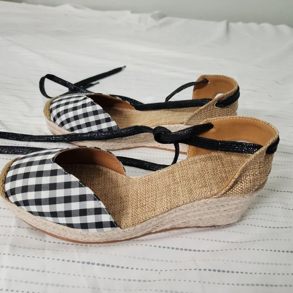 Black and White Checkered Canvas Espadrille Wedges NWOT - Picture 3 of 7